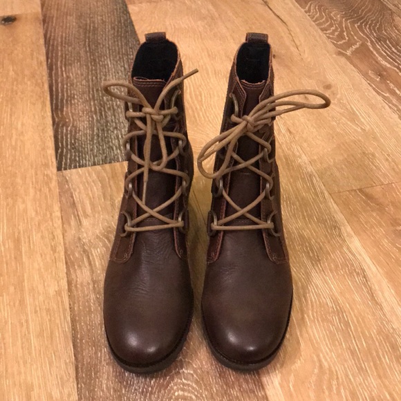 New Sorel Cate Lace Booties in Burro - Picture 3 of 8